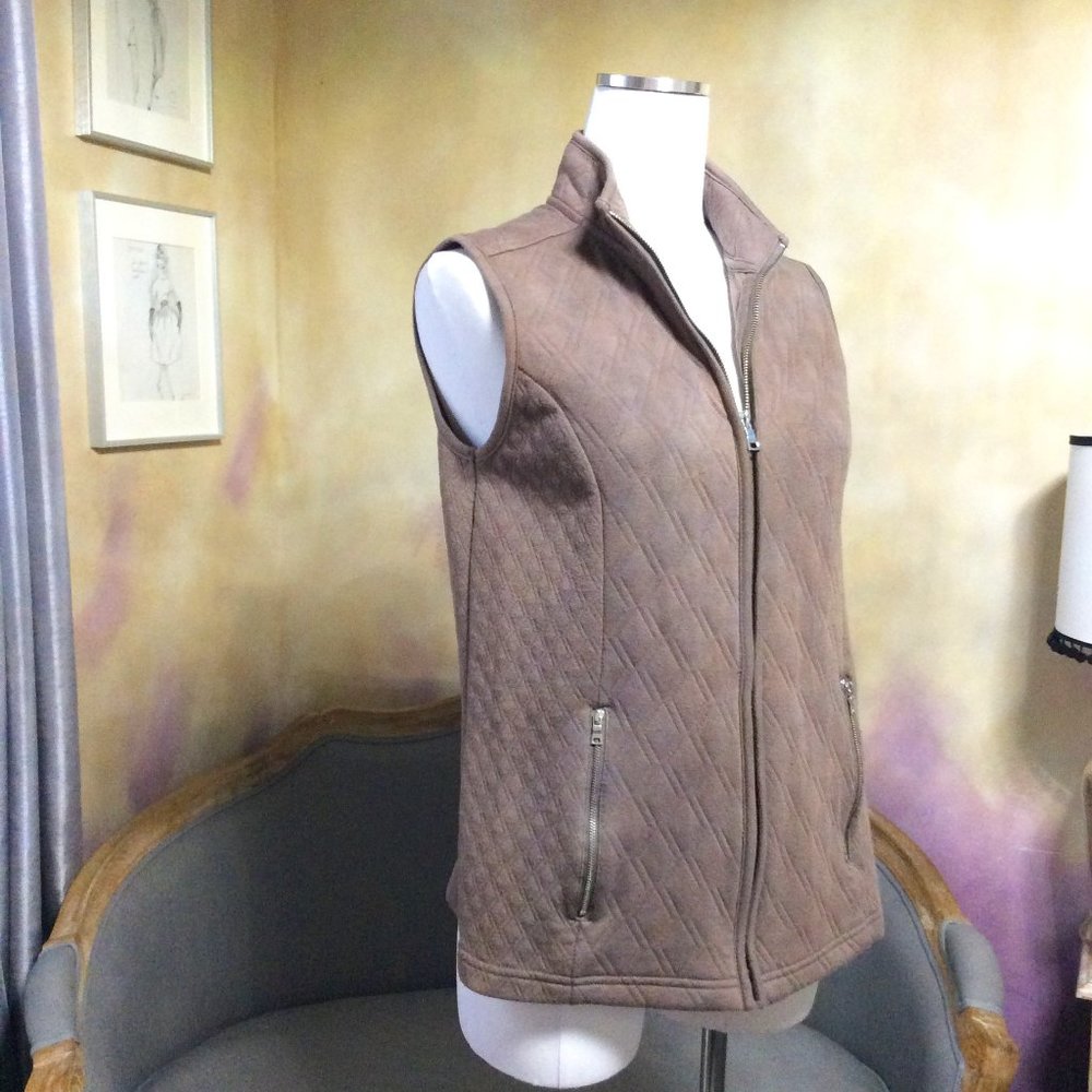 Croft & Barrow quilted lightweight field vest, like new!
